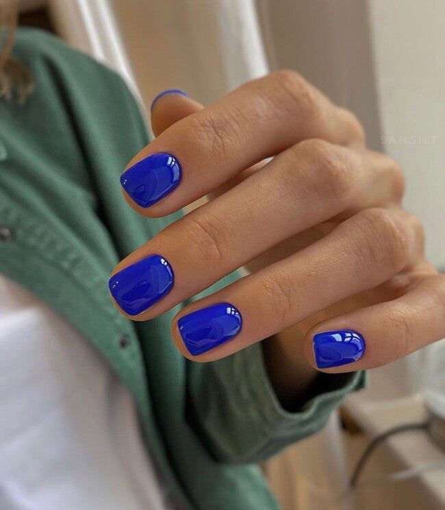 Short Glossy Nails: Blue
